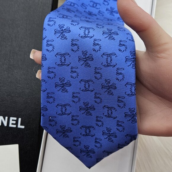 Chanel Blue Necktie 💯% SILK - Picture 2 of 10